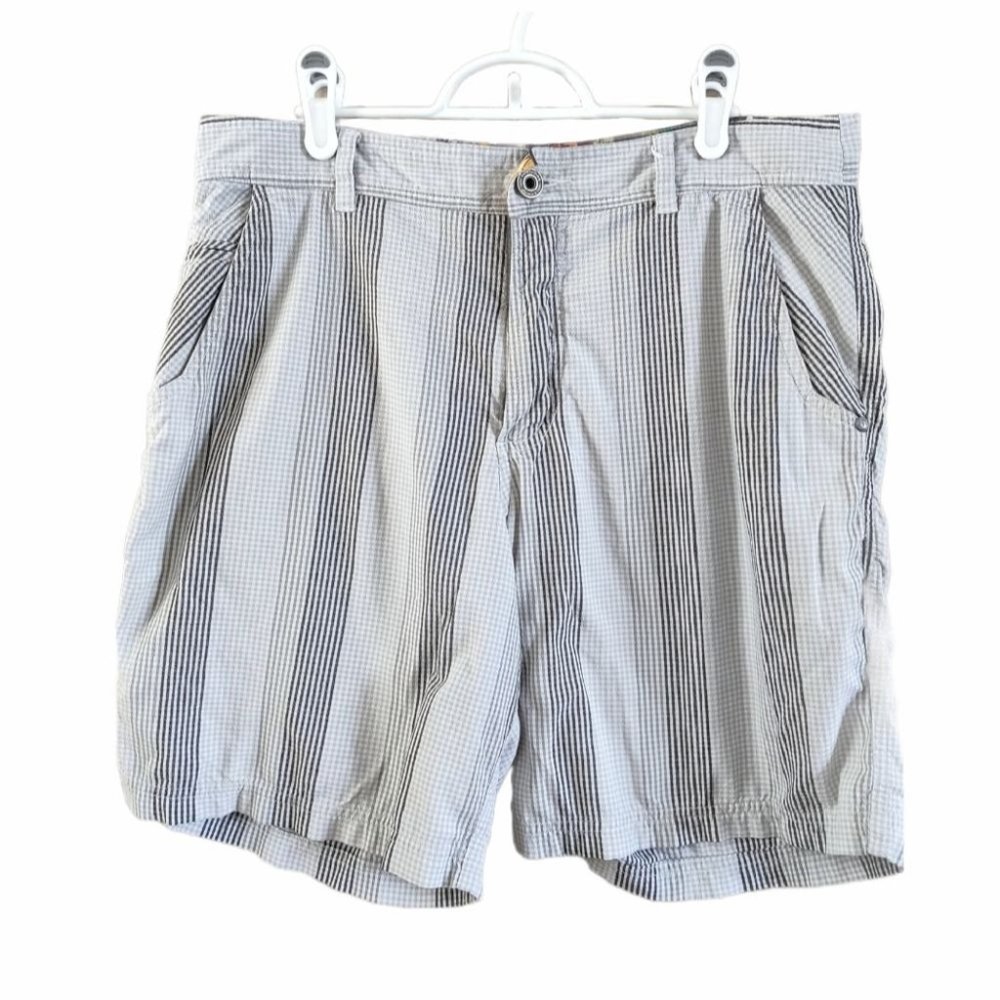 Lululemon Kahuna Golf Shorts Striped White Size 36